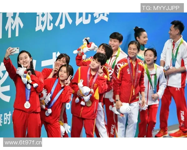 中国跳水运动员的奋斗历程与辉煌成就：从梦想起航到世界巅峰